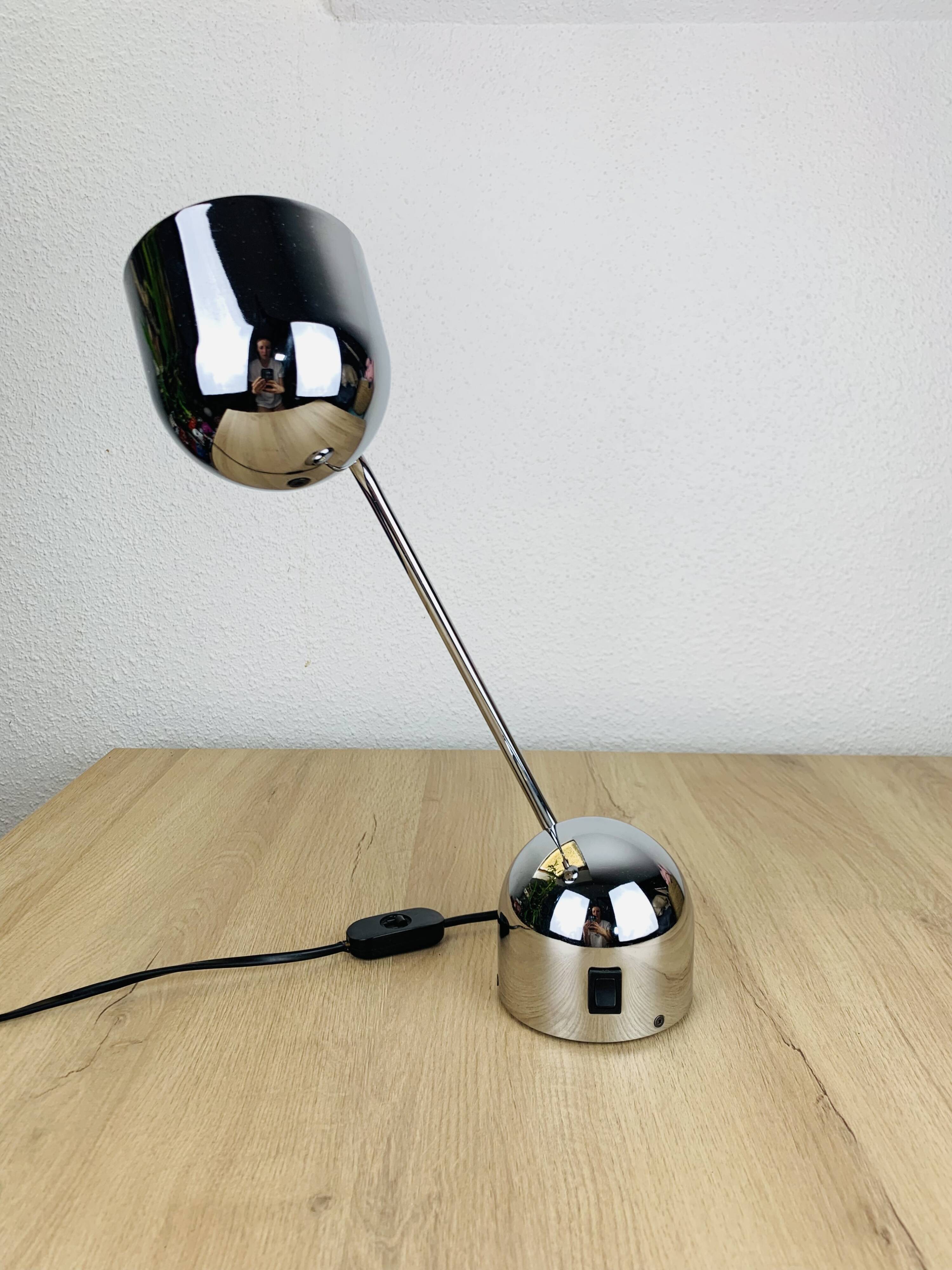 Lampe de bureau orientable chrome années 70