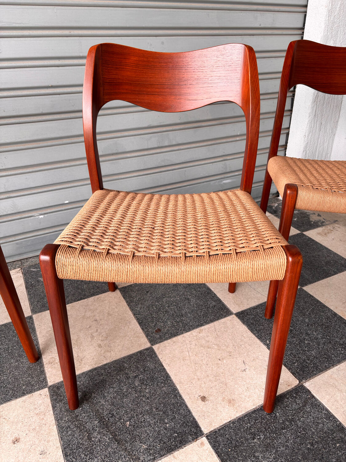 Set of 4 Møller 71 chairs