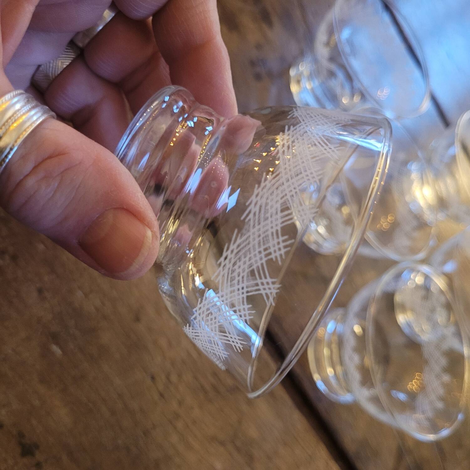 Set of 6 fine engraved glass cups from the 60s.