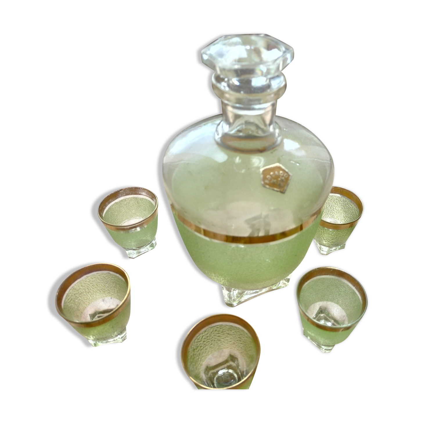 Carafe granitée avec 7 petits verres aucun fêle art déco