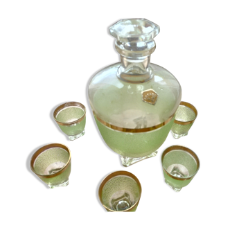 Granite decanter with 7 small glasses no art deco crack