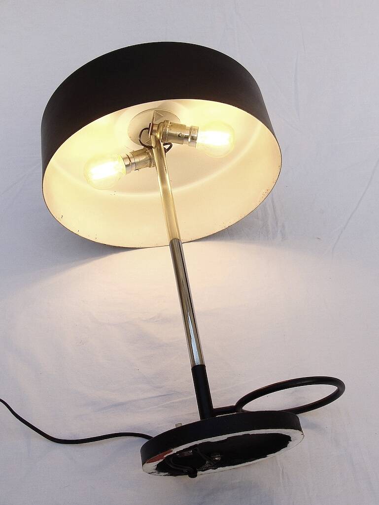 Designer desk lamp 1950, lacquered metal and chrome.