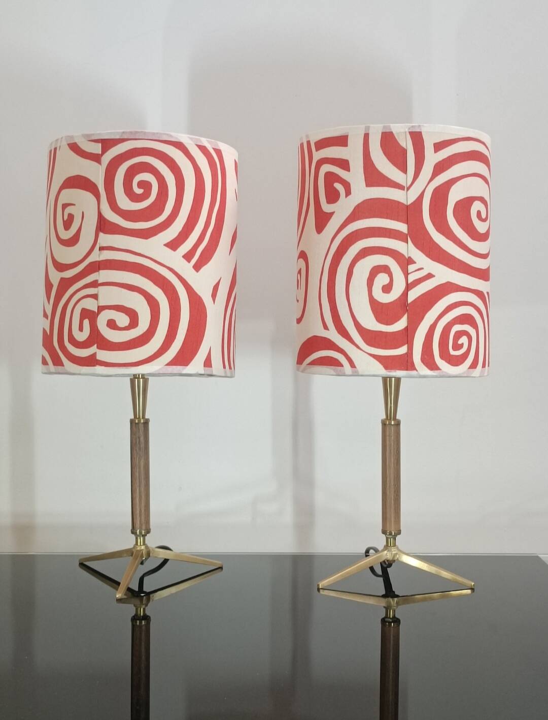 Paire de lampes en bois et laiton 1960s