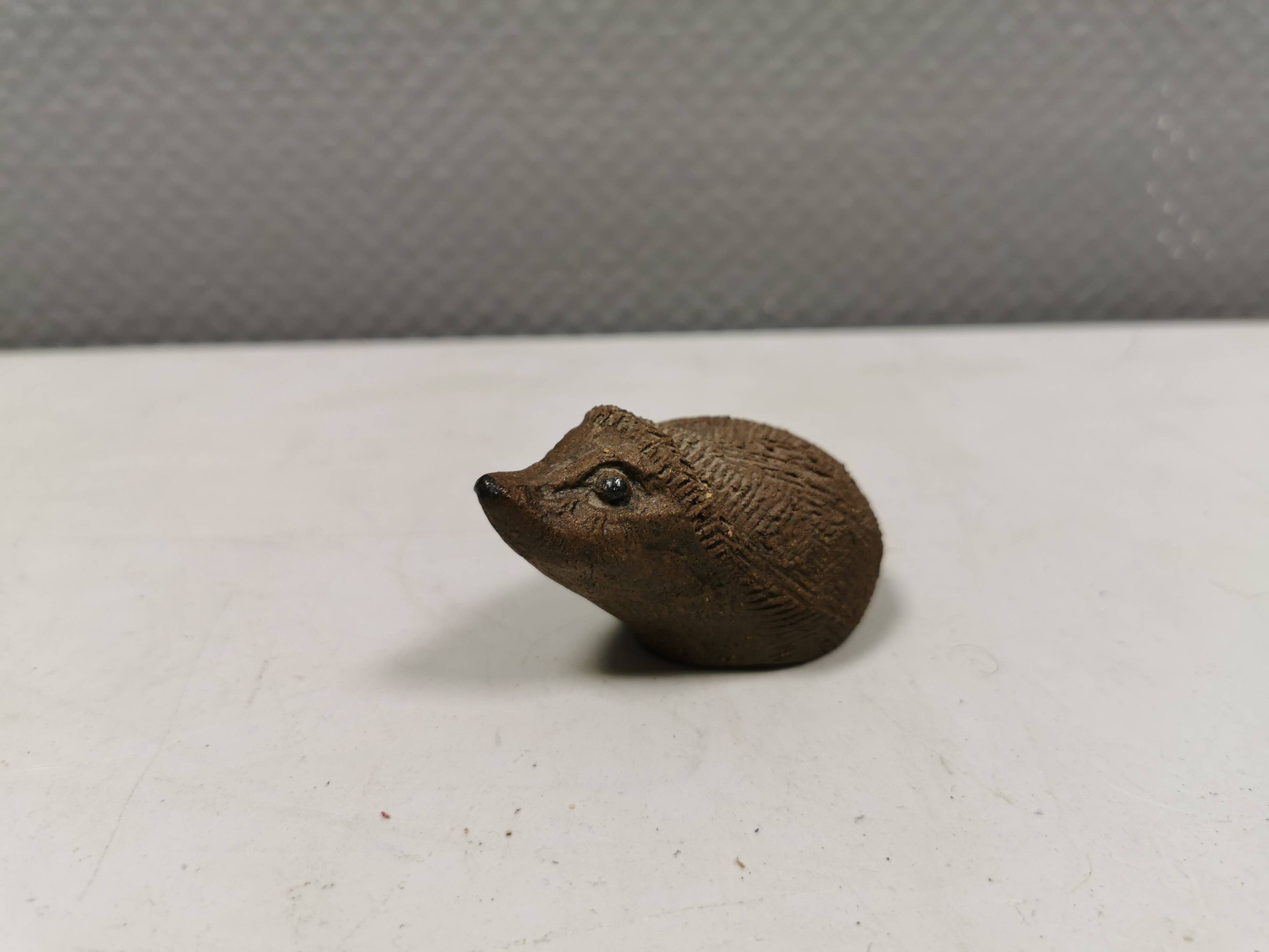 Small ceramic hedgehog by Poul Mathiesen (PM) 1970s Denmark.