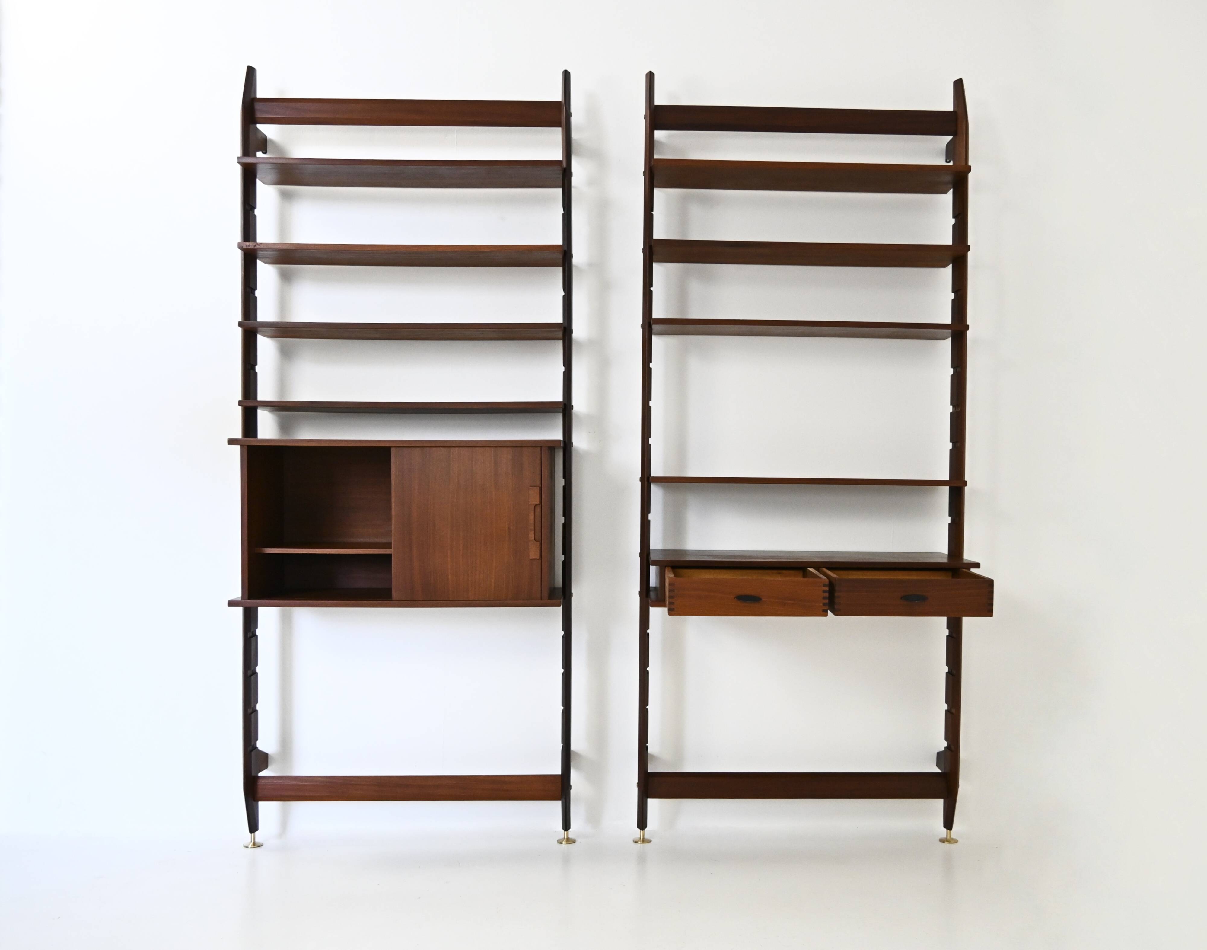 Set of 2 Italian wall bookshelves, 1960s,