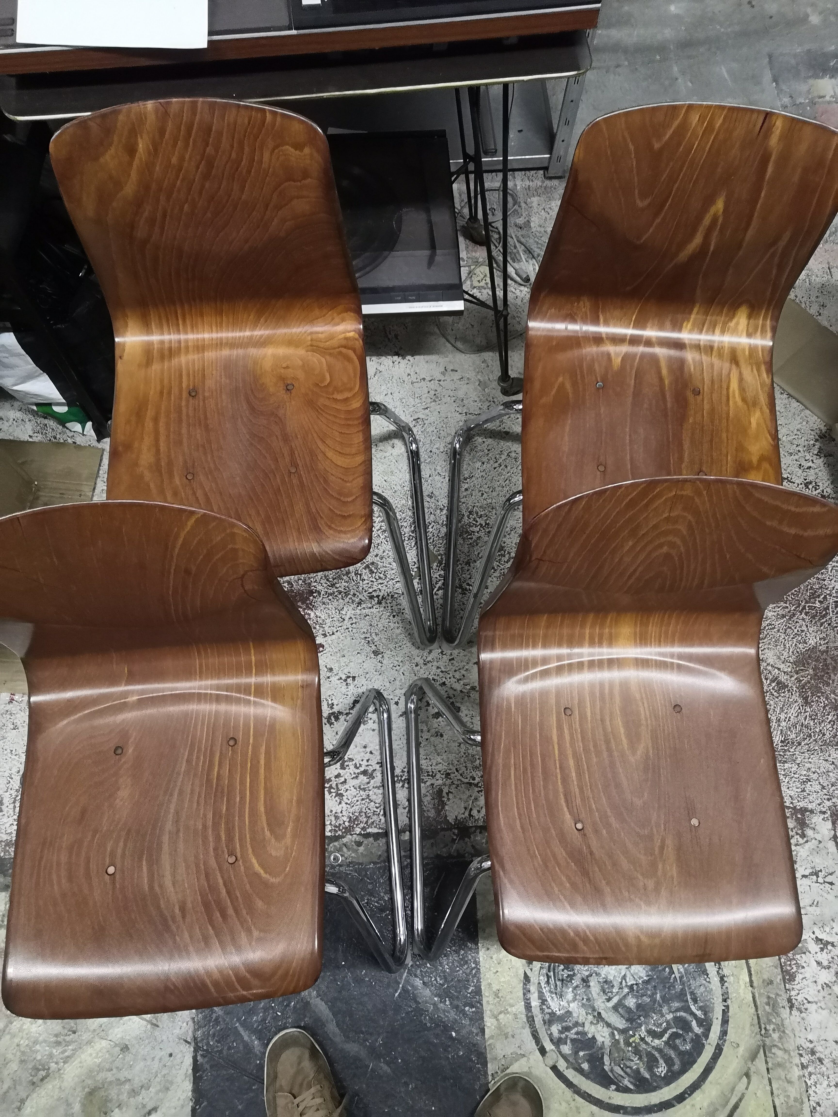 9 Pagholz Thur-Op-Seat chairs