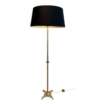 Lampadaire de parquet de style néoclassique en laiton à pieds griffes de la Maison Jansen