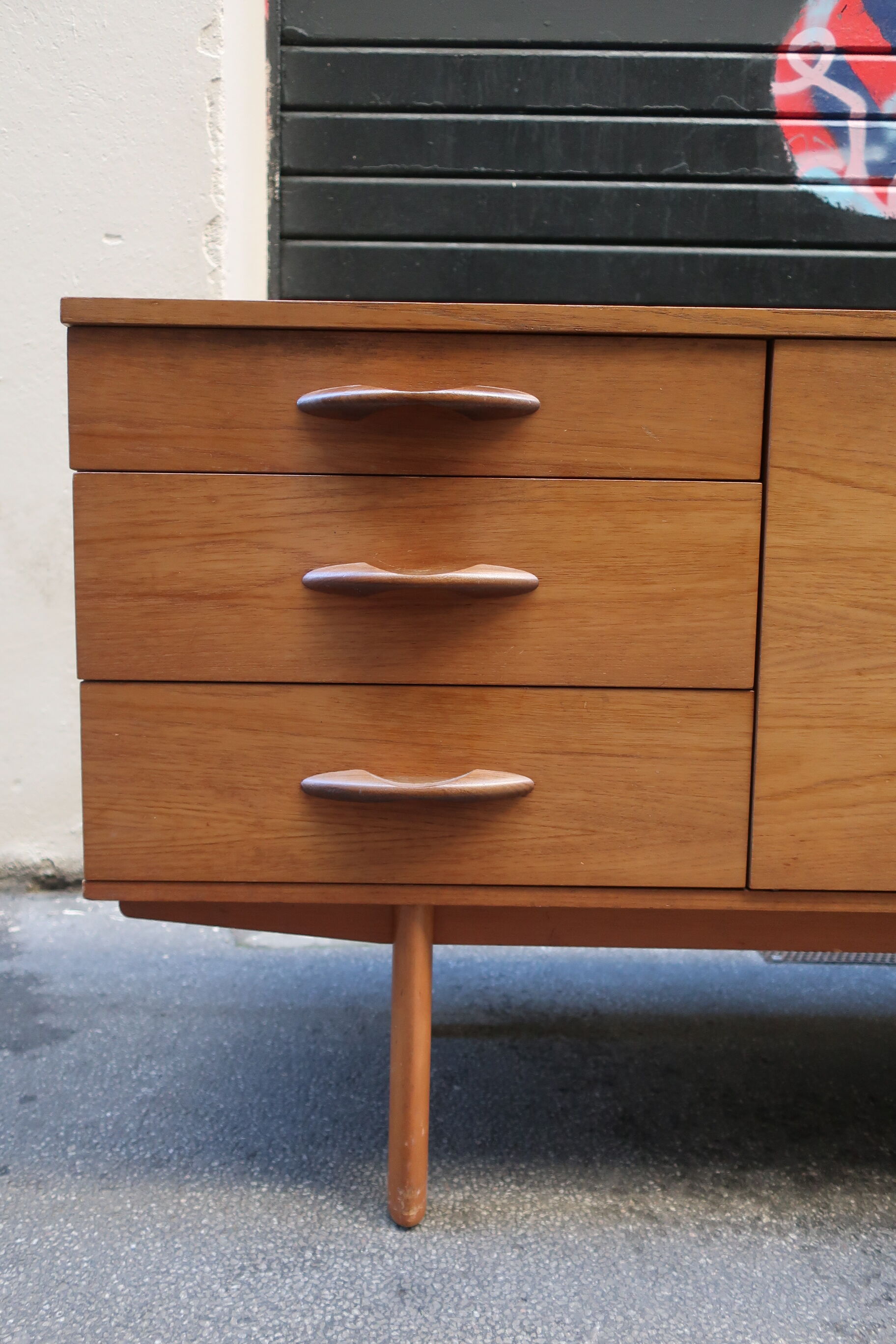 Row in the 1960s teak