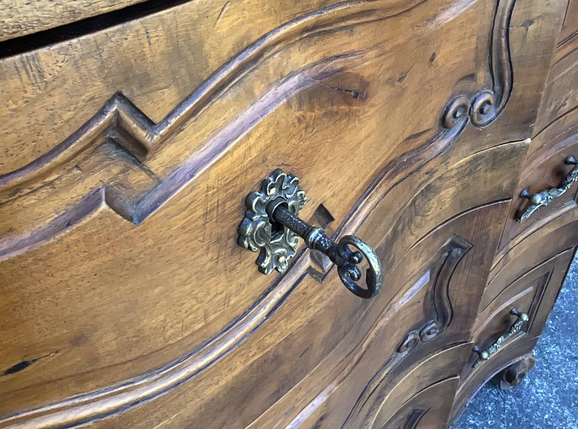 Louis XV Style Walnut Eel Chest of Drawers, Early 19th Century