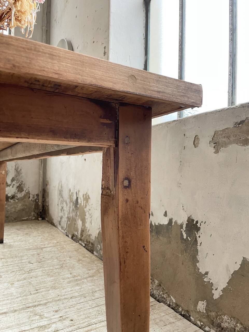 Farmhouse table with spindle legs 2m