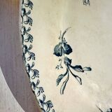 Oval dish, honeysuckle model