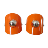 Paire d'appliques en perspex cintré orange années 70