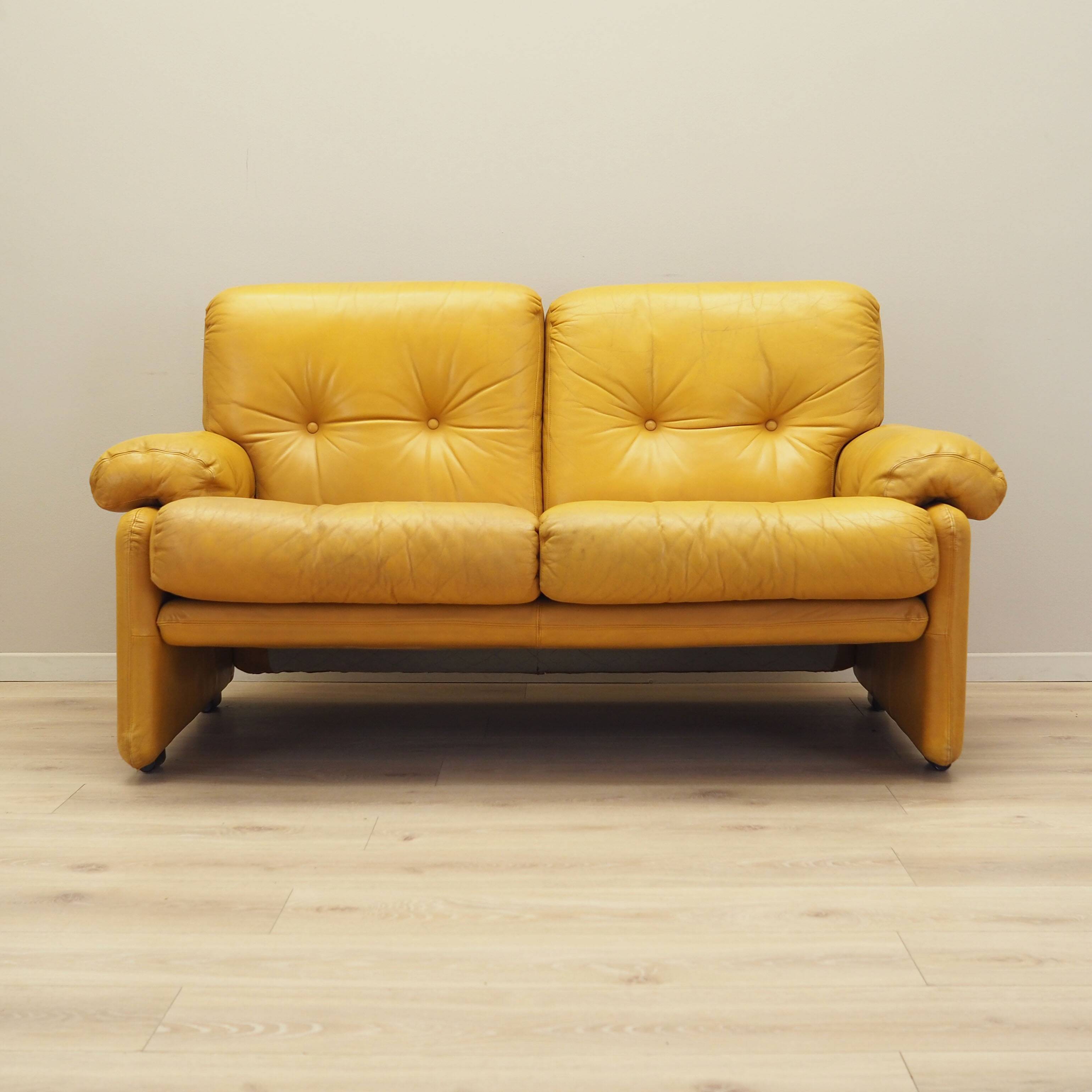 Canapé en cuir jaune, design italien, années 1960, fabricant : B&B Italia, design