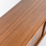 Buffet danois en teck par Henning Kjaernulf pour Bruno Hansen, années 1960