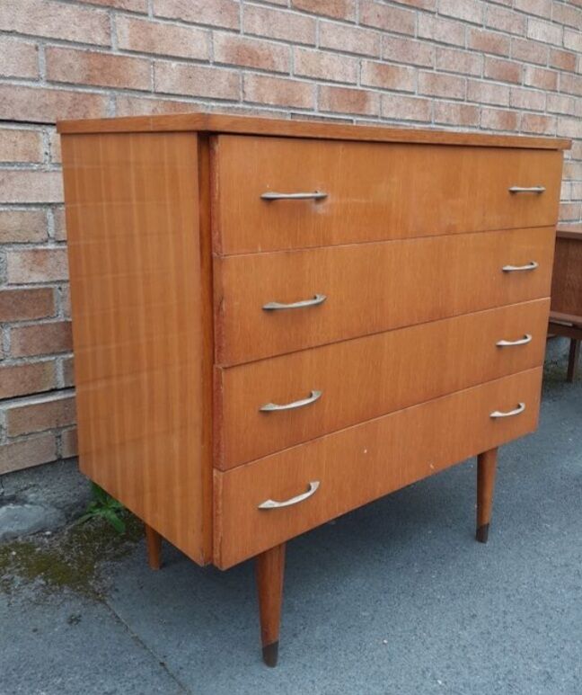 Vintage chest of drawers