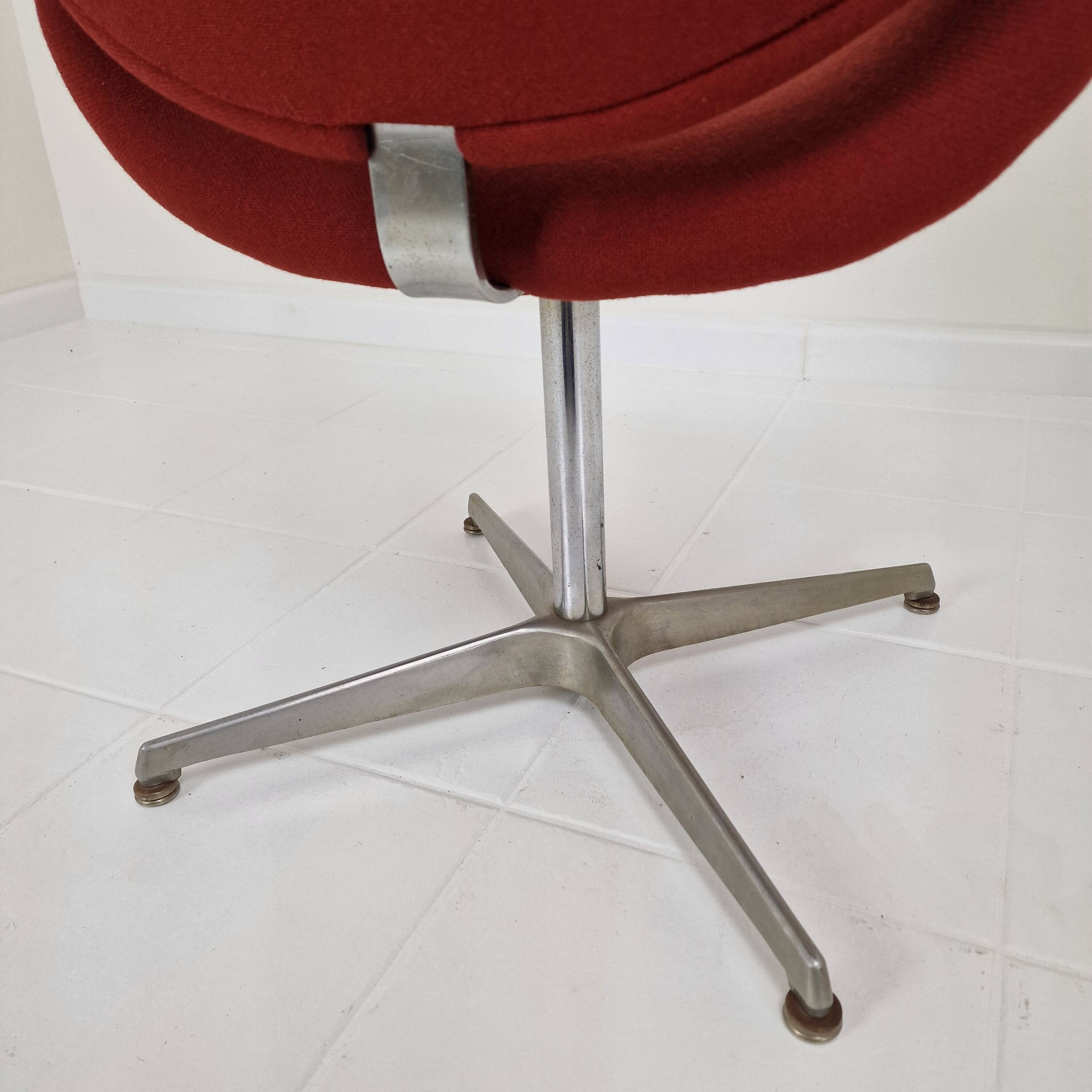 Little Tulip Armchair with cross base by Pierre Paulin for Artifort, 1970s