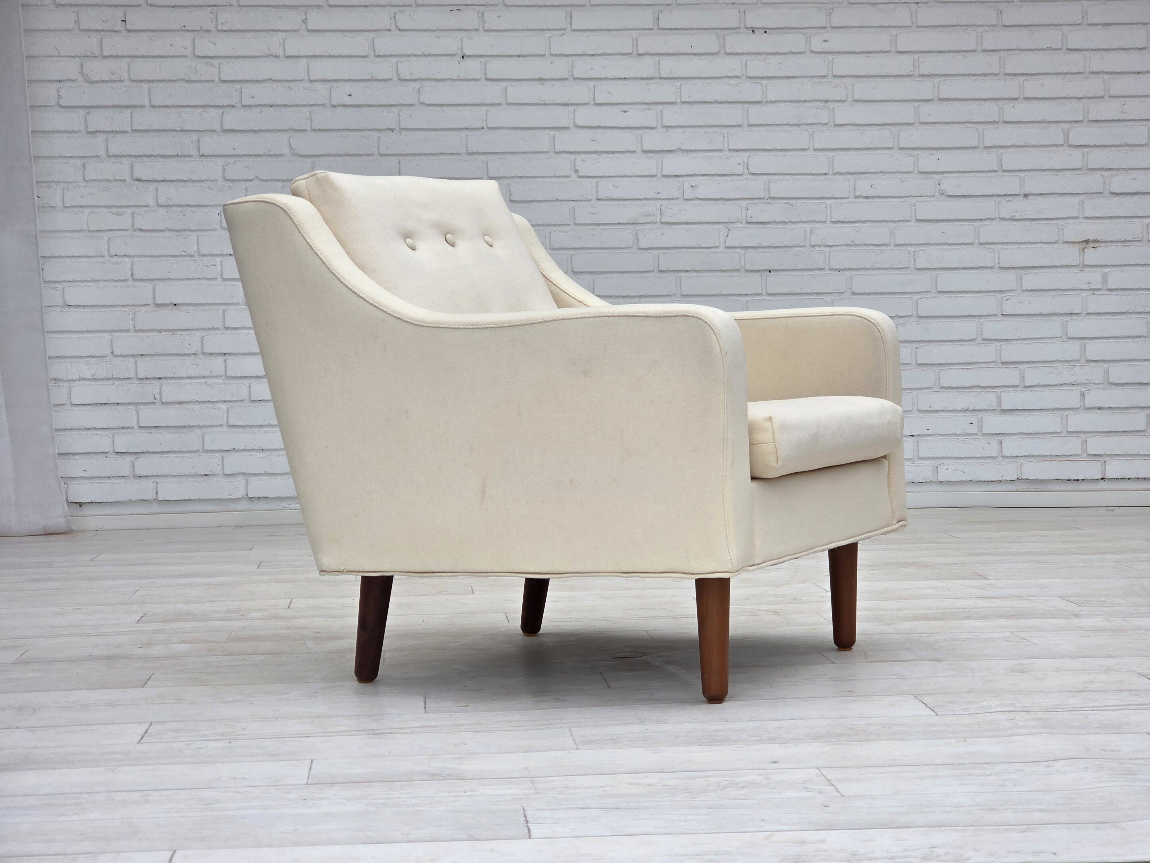 1970s, Danish loungechair, furniture wool, teak wood legs.