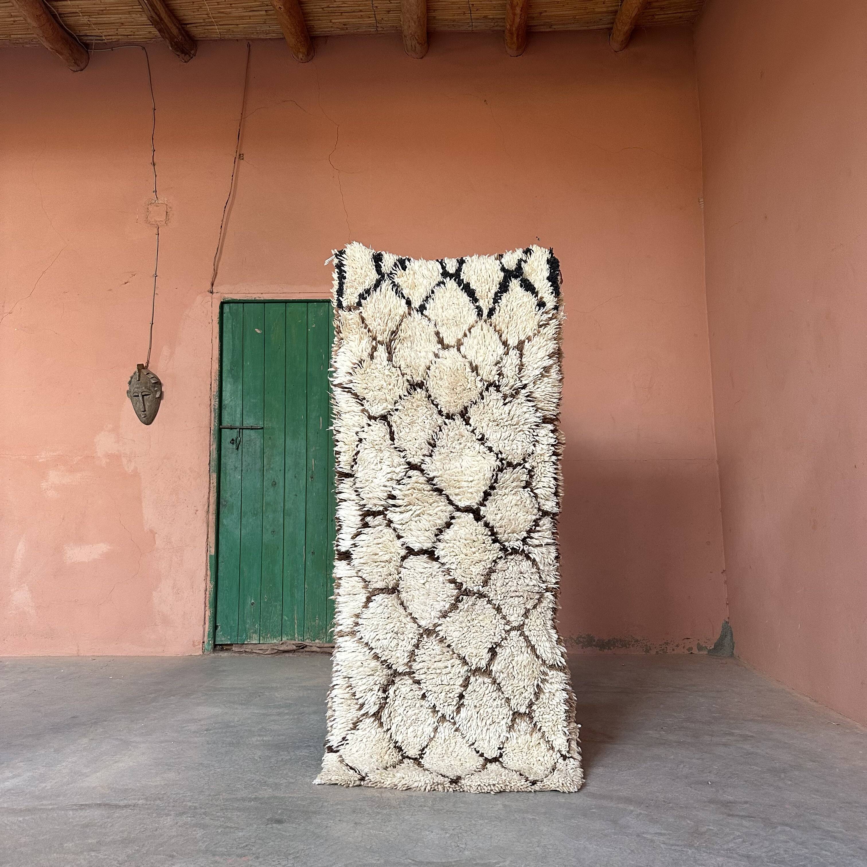 Azilal beige Berber rug - 174 x 72 cm