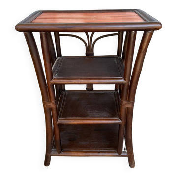 Shelf on rattan legs