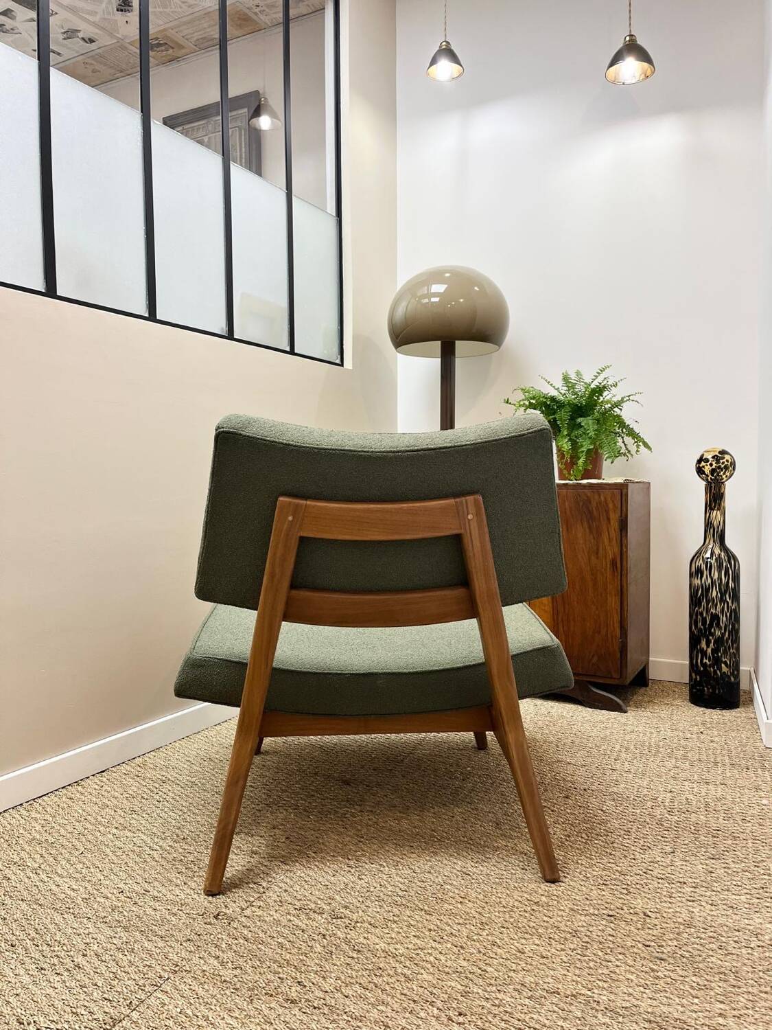 Vintage armchair attributed to Jens Risom, solid wood and fabric.