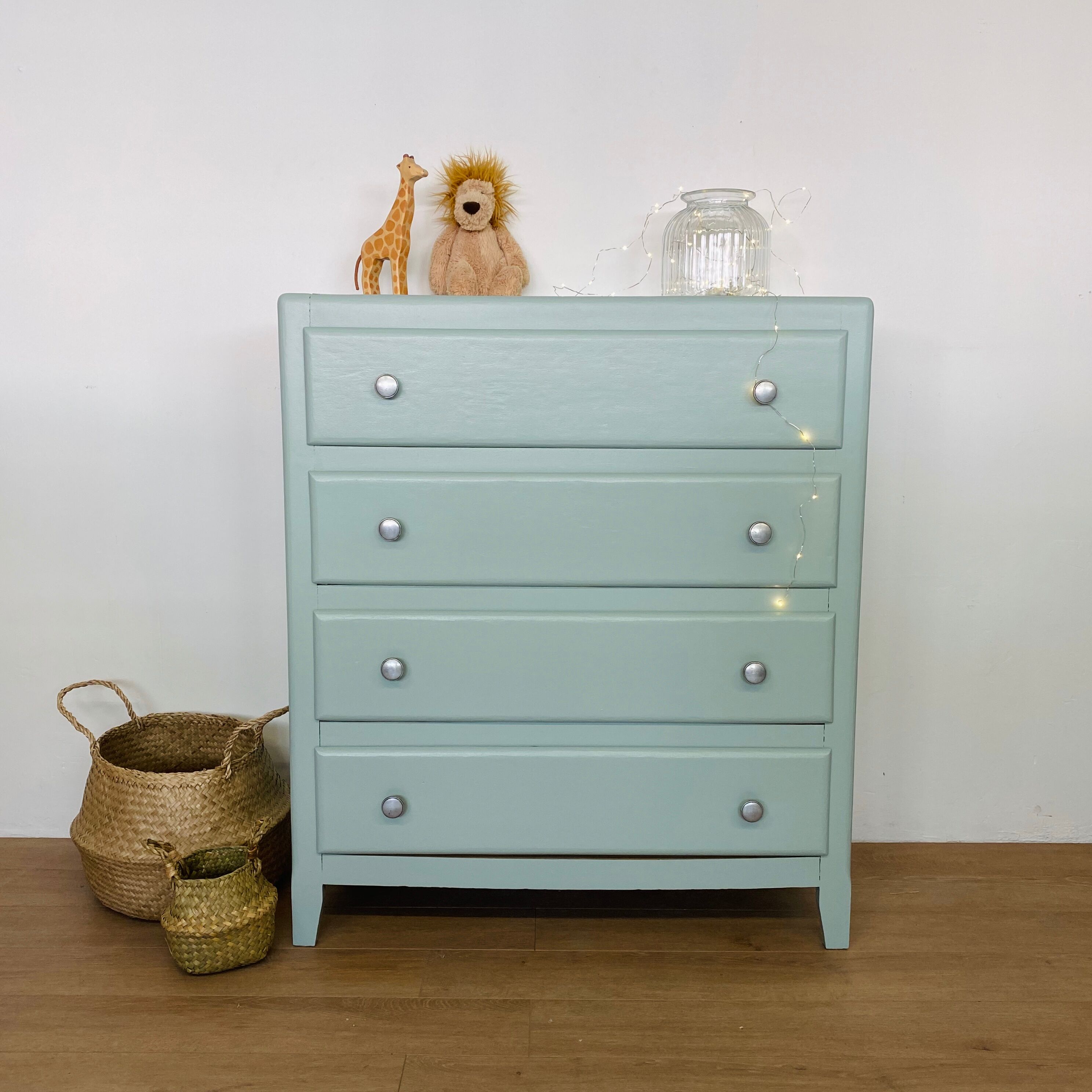 Vintage dresser