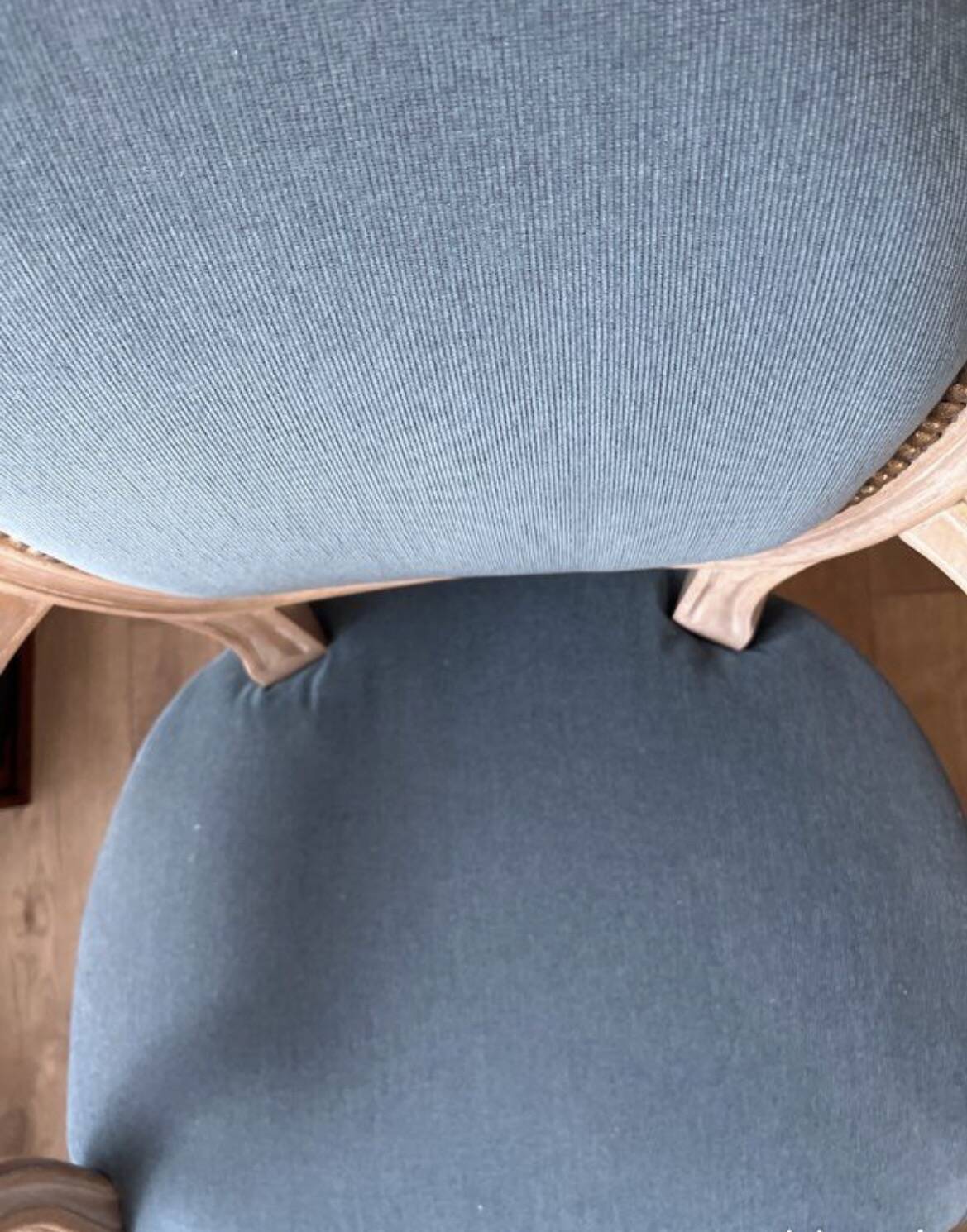 Louis XVI cabriolet armchair in blue velvet and wood, restored.