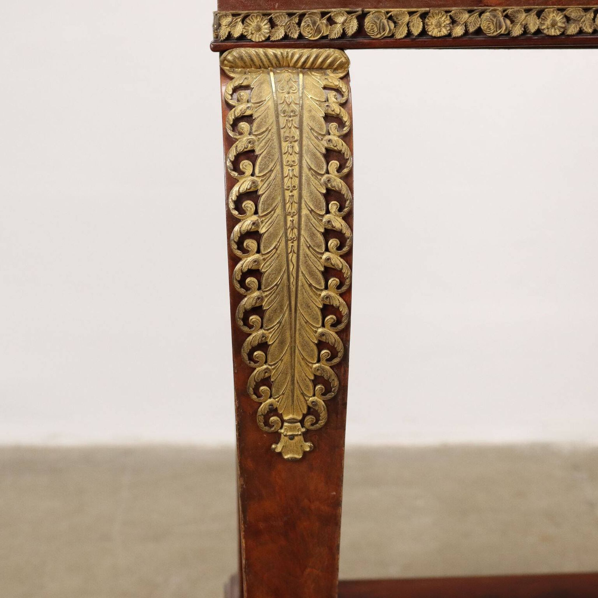 Commode en acajou restaurée, France, 19e siècle.