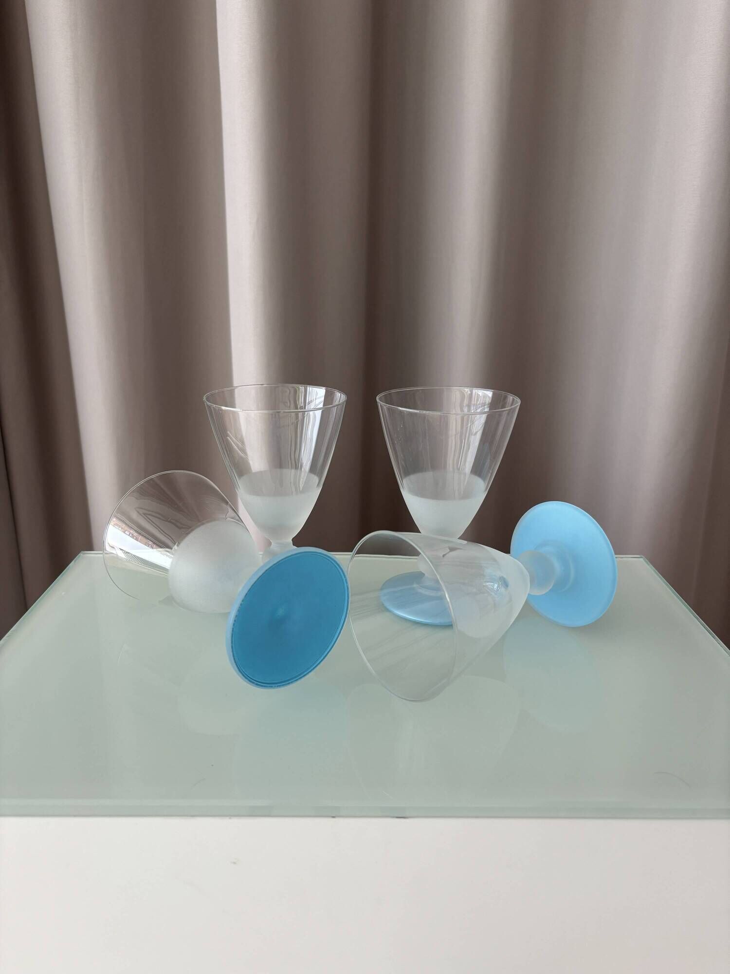 Set of 4 Vintage Frosted Blue & White Cocktail / Water Glasses