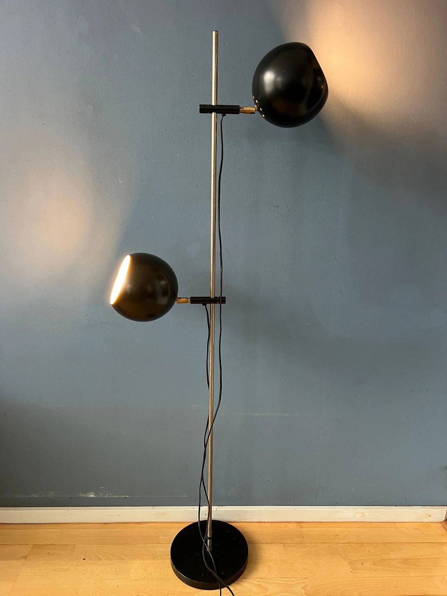 Lampadaire vintage en forme d'œil noir du milieu du siècle