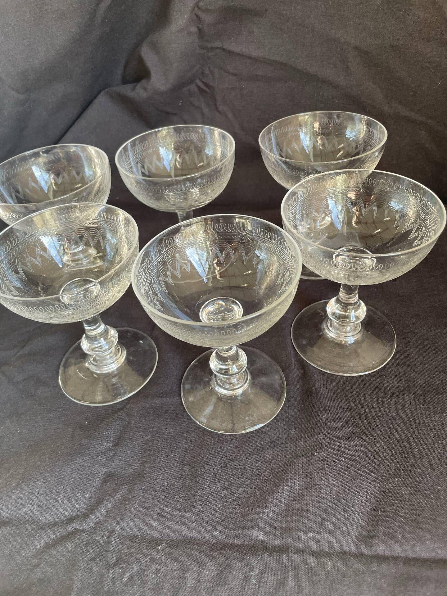 6  Coupes à champagne art déco cristal.