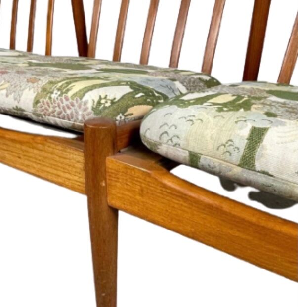 Scandinavian teak bench from the 50s, 60s, 70s