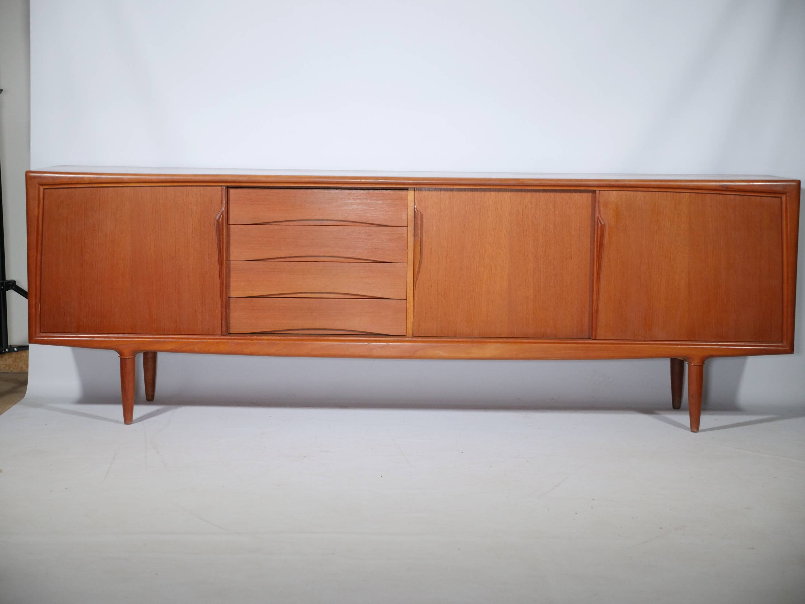 Enfilade design danois en teck de Gunni Omann Modèle 13, 1960s