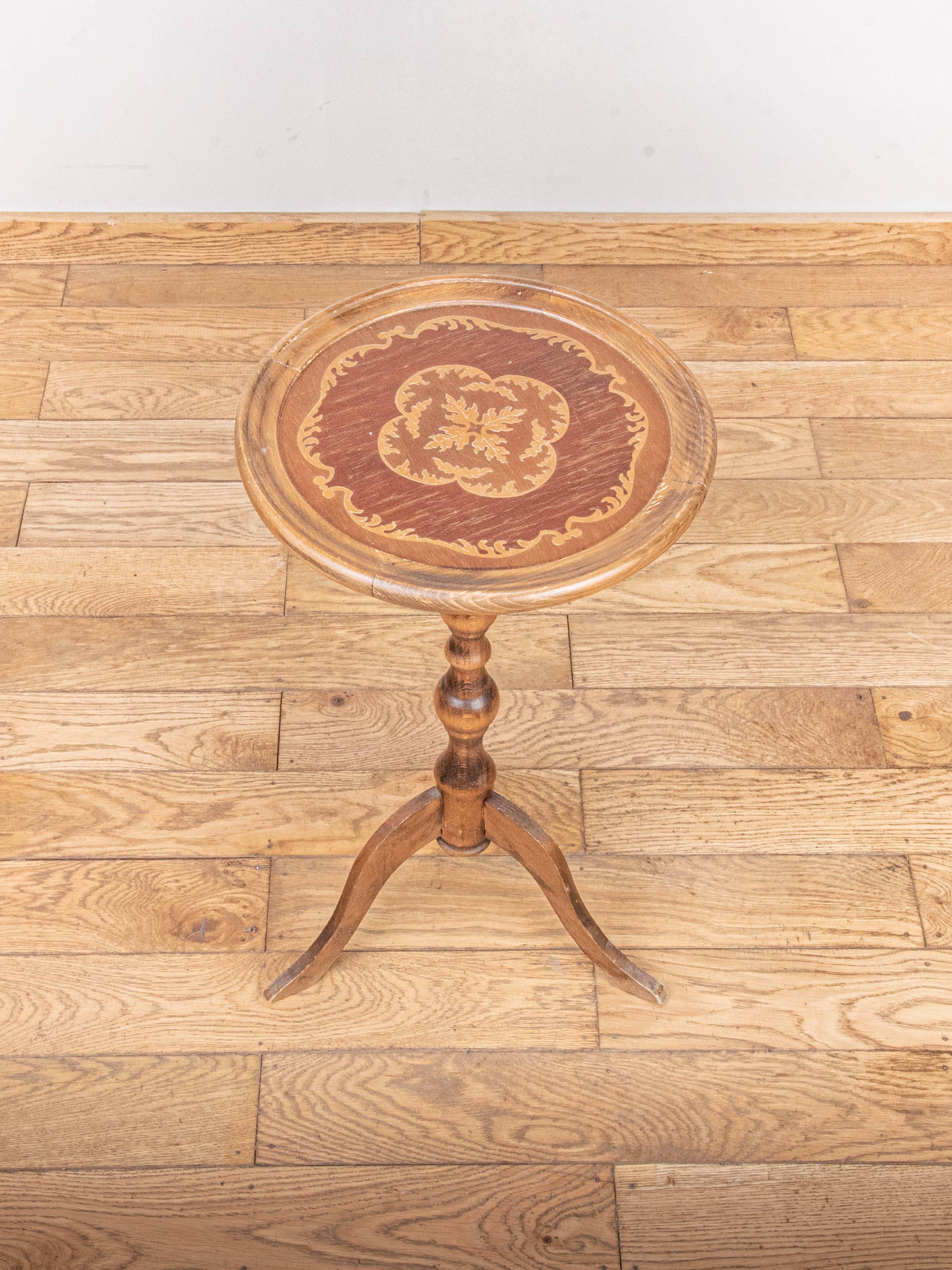 Antique pedestal table