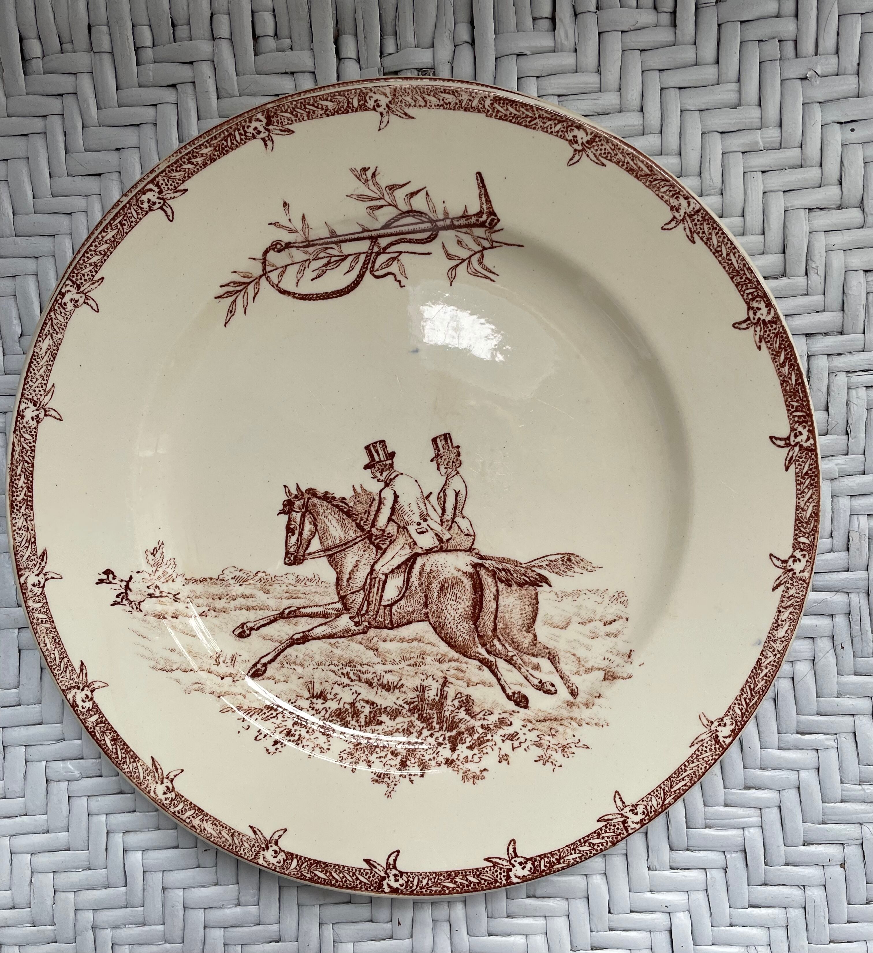 Flat plates iron earth hunting scene vieillard