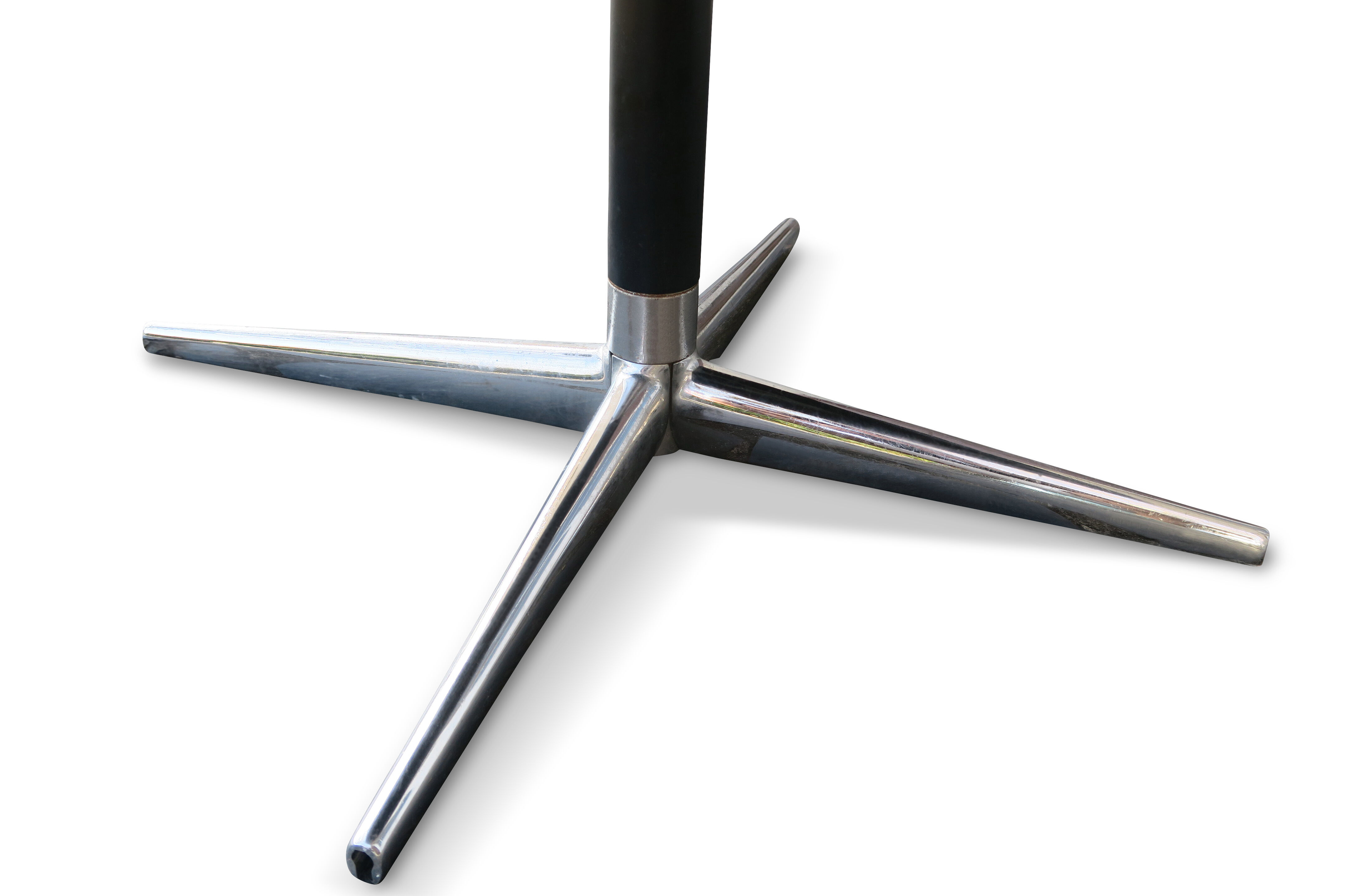 Armchair by Charles Pollock for Knoll 1st edition