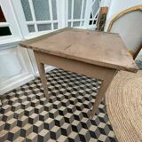 Table en bois vintage