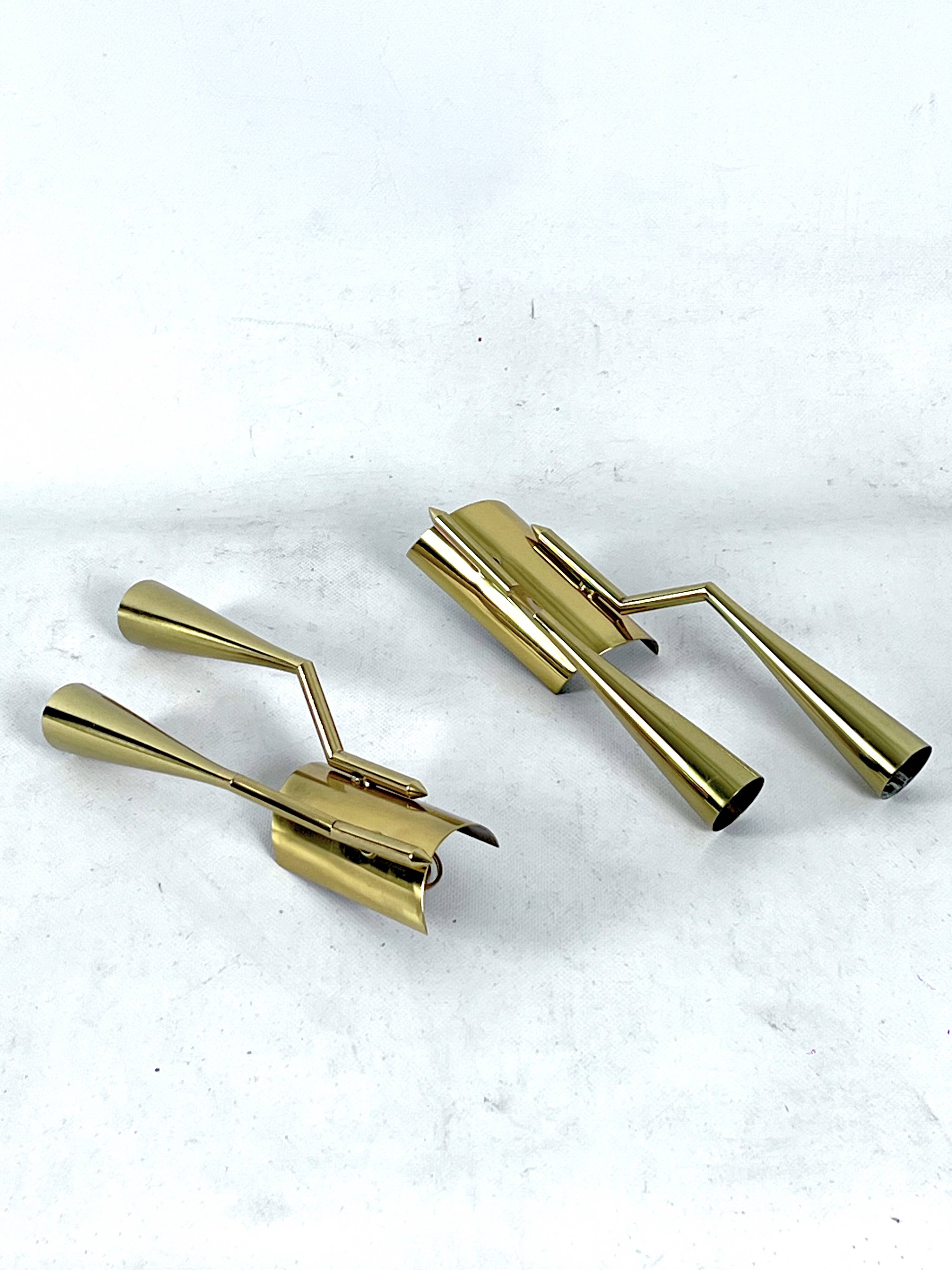 Mid-Century Modern pair of brass Oscar Torlasco attributable sconces. Italy 1950s