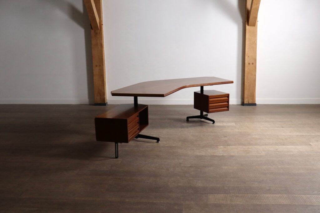 Osvaldo Borsani T96 Boomerang desk for Tecno, Italy, 1956
