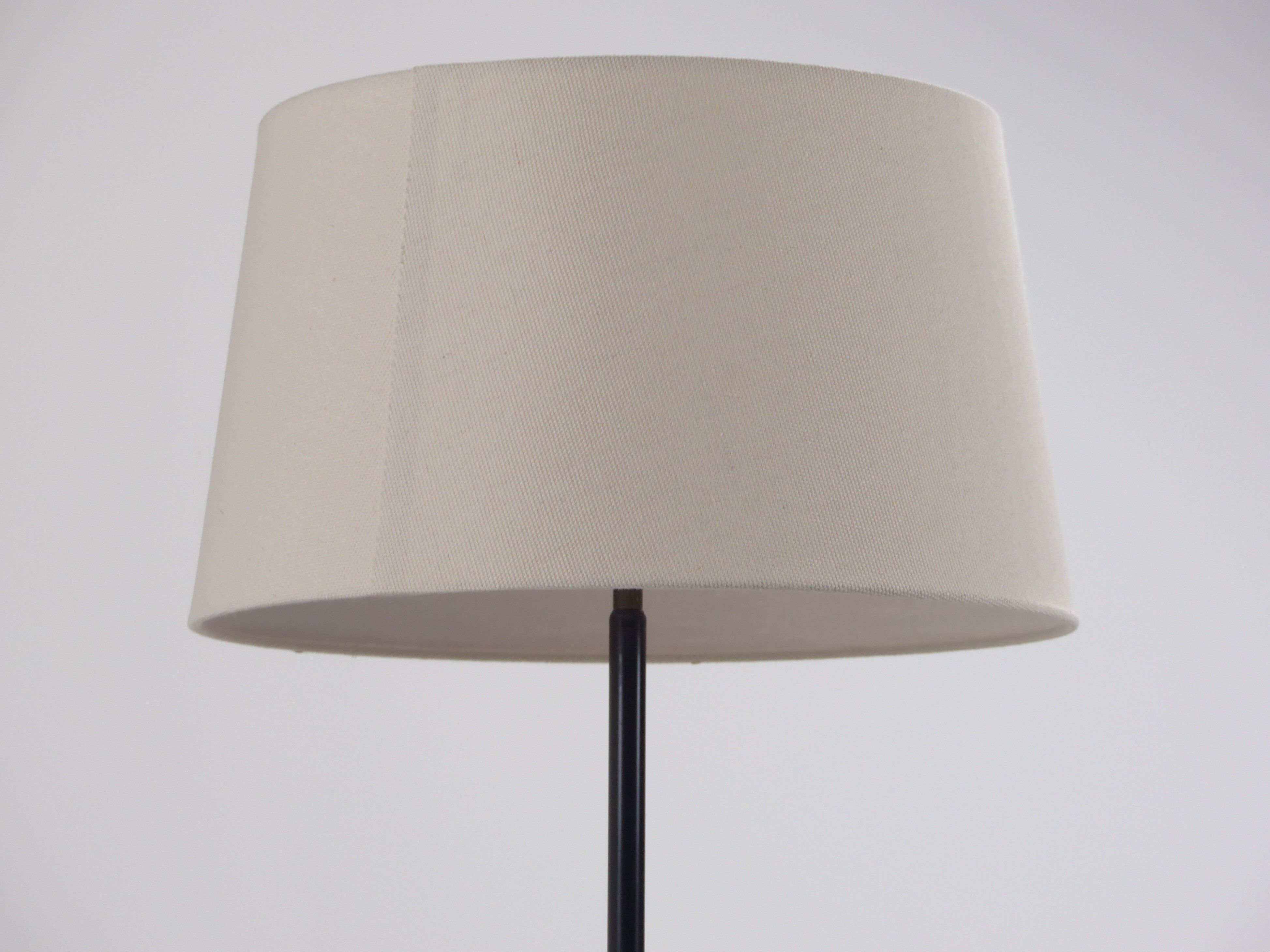 Floor lamp