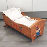 Old cradle or rocking bed for doll with bedding - Vintage