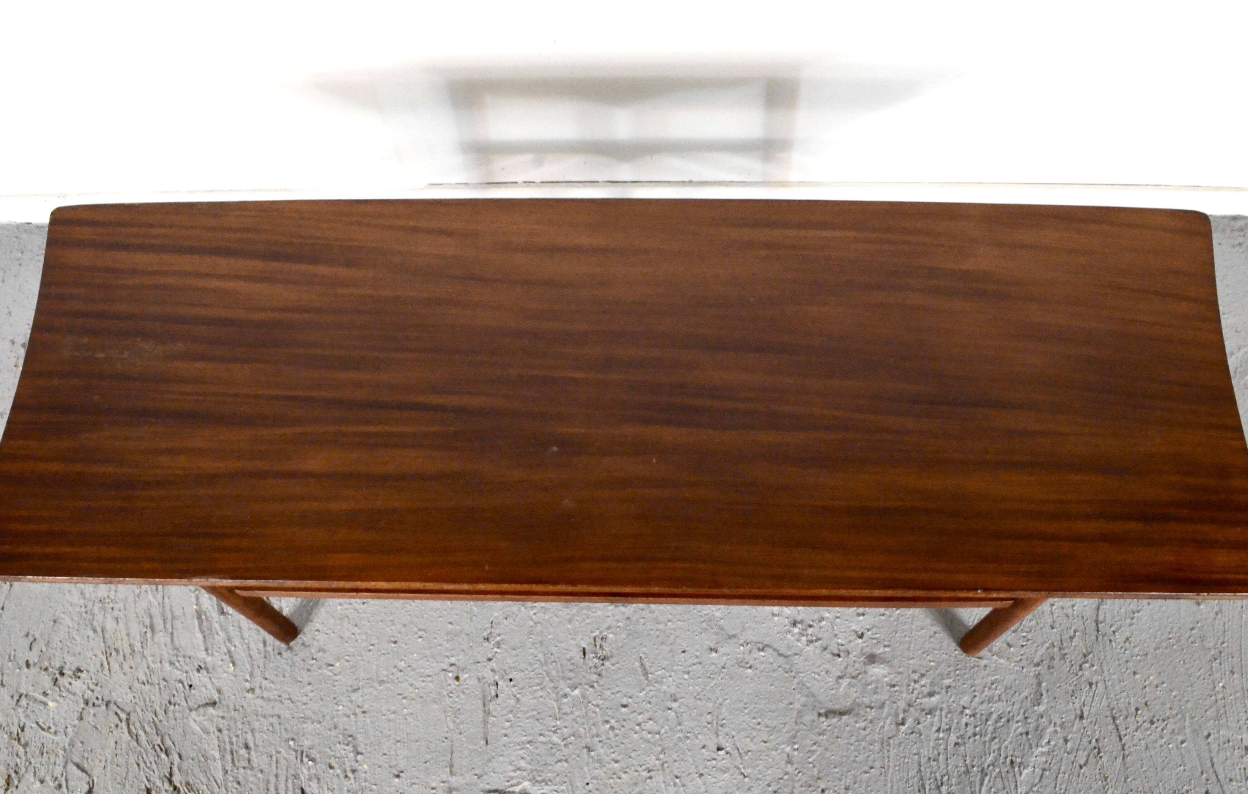 Table basse à deux niveaux Afromosia de Richard Hornby pour Heal, style vintage du milieu du siècle