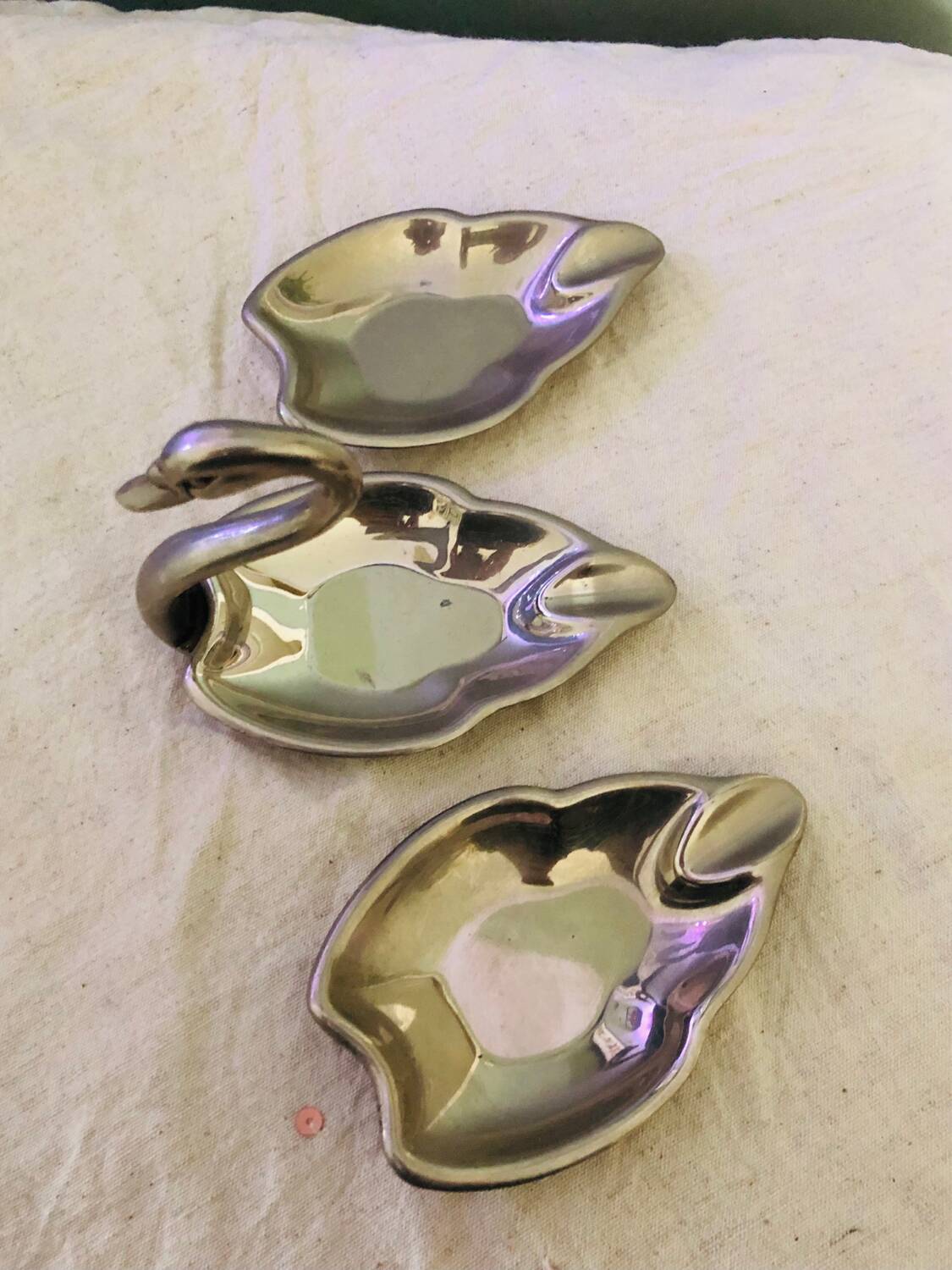 Small swan ashtray with silver metal cups