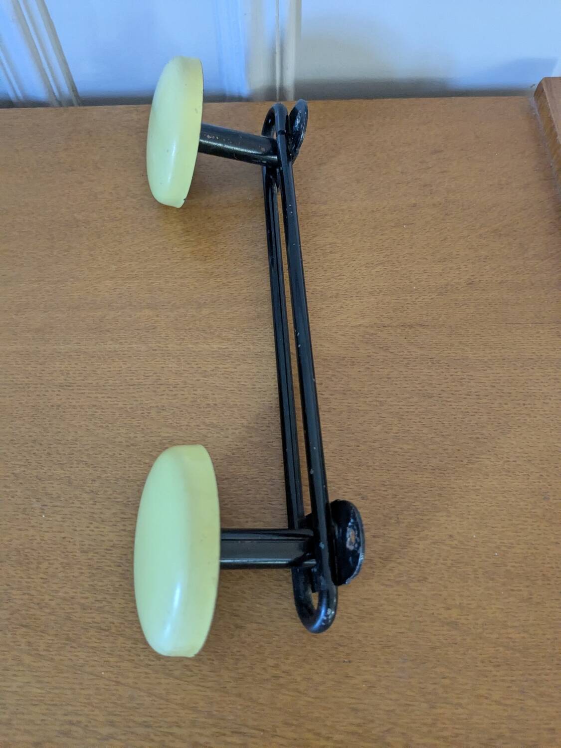 Wall-mounted coat rack