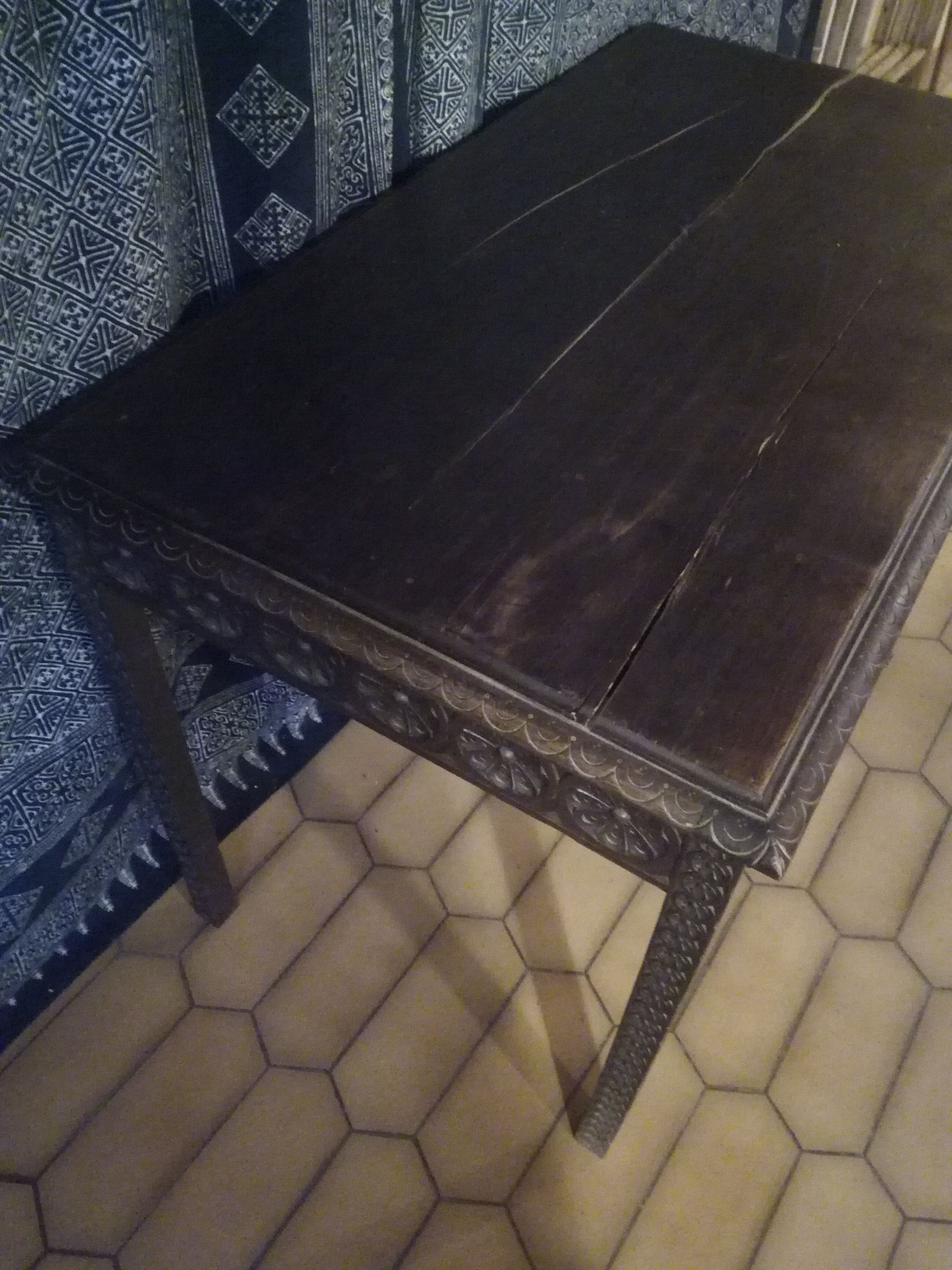 Ethnic table