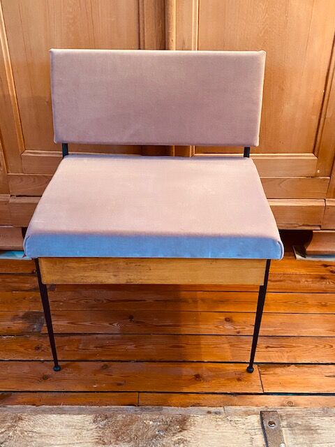 Armchair 60 feet compass