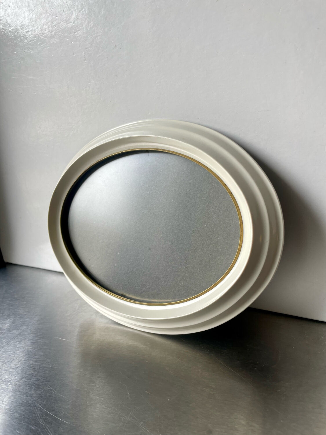 Oval bakelite vintage frame