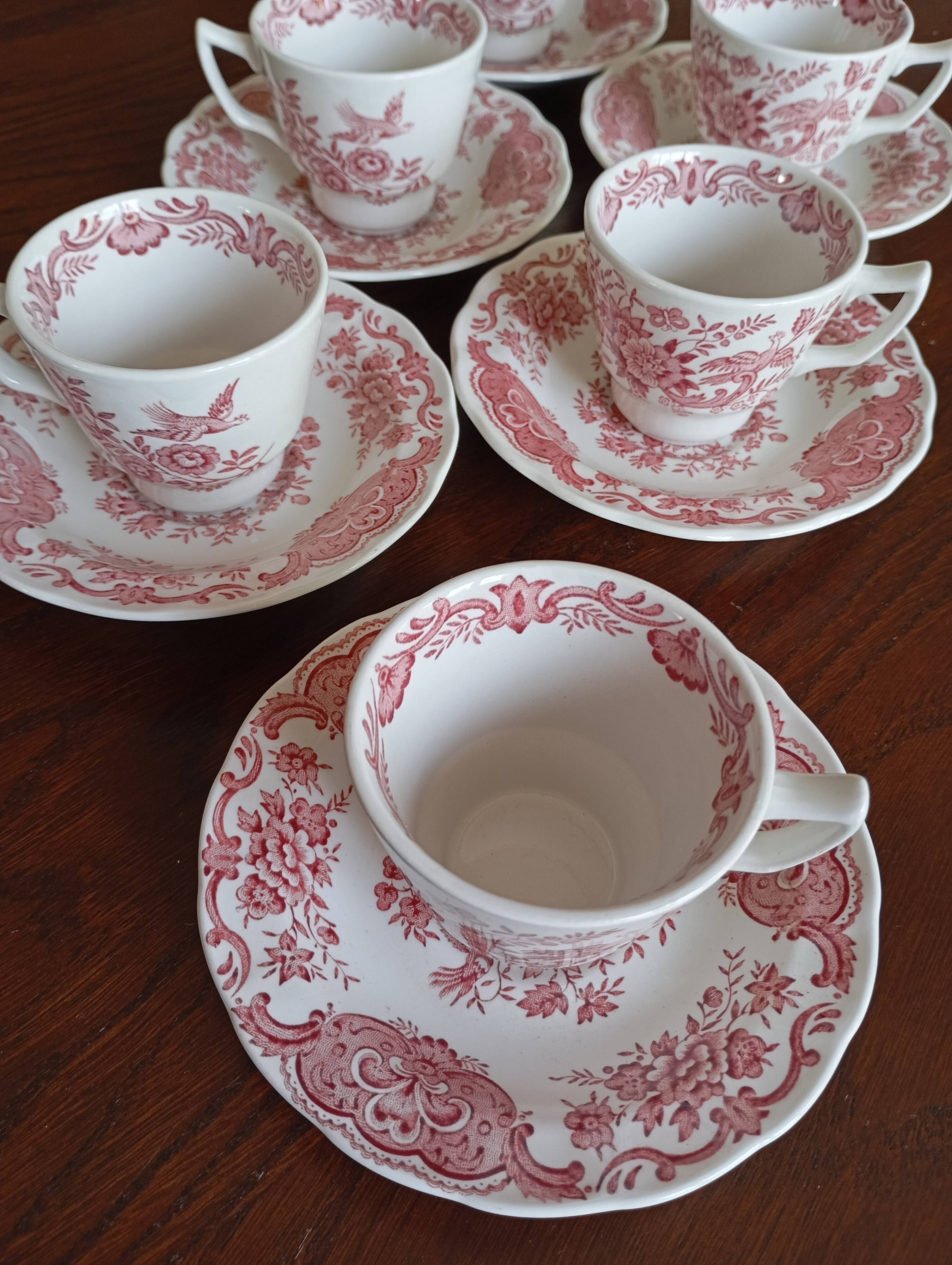 English mocha cups "Windsor" pink Ridgway (Staffordshire)