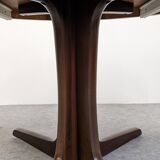 Baumann extendable dining room round table, France circa 1970.