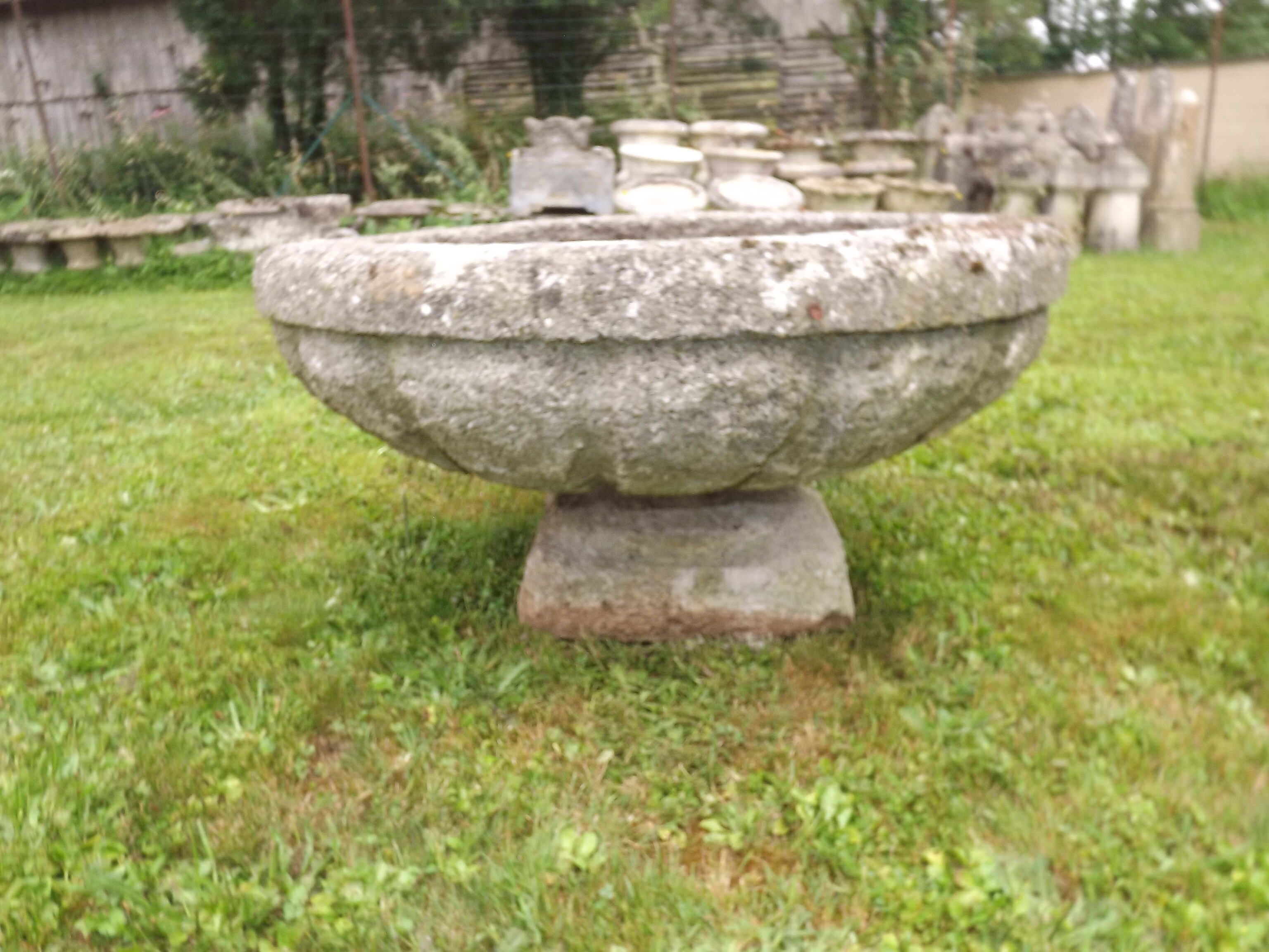 Great garden vasque in reconstructed stone