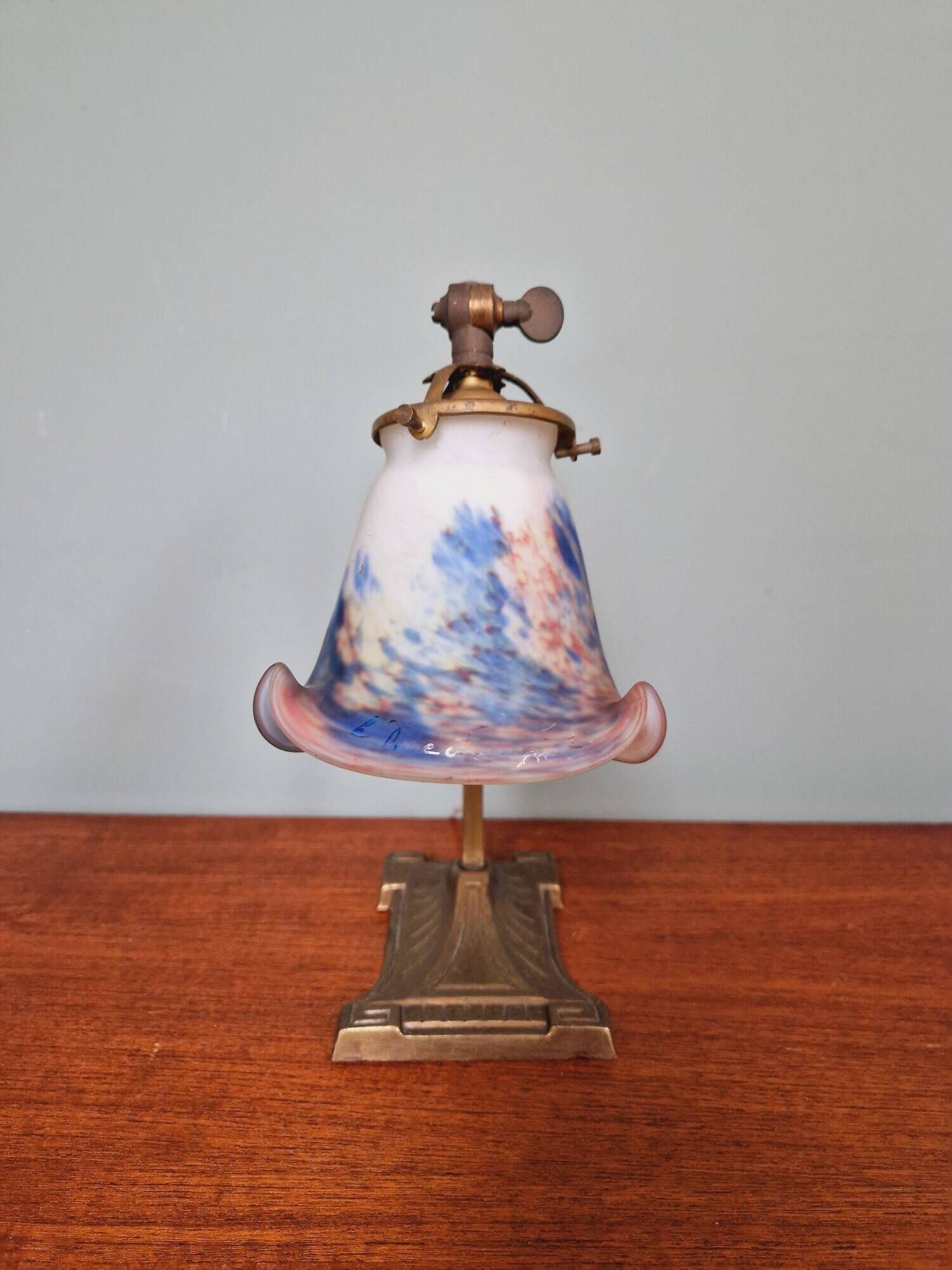 Art Deco desk lamp, signed Le verre Français, 1920s-30s